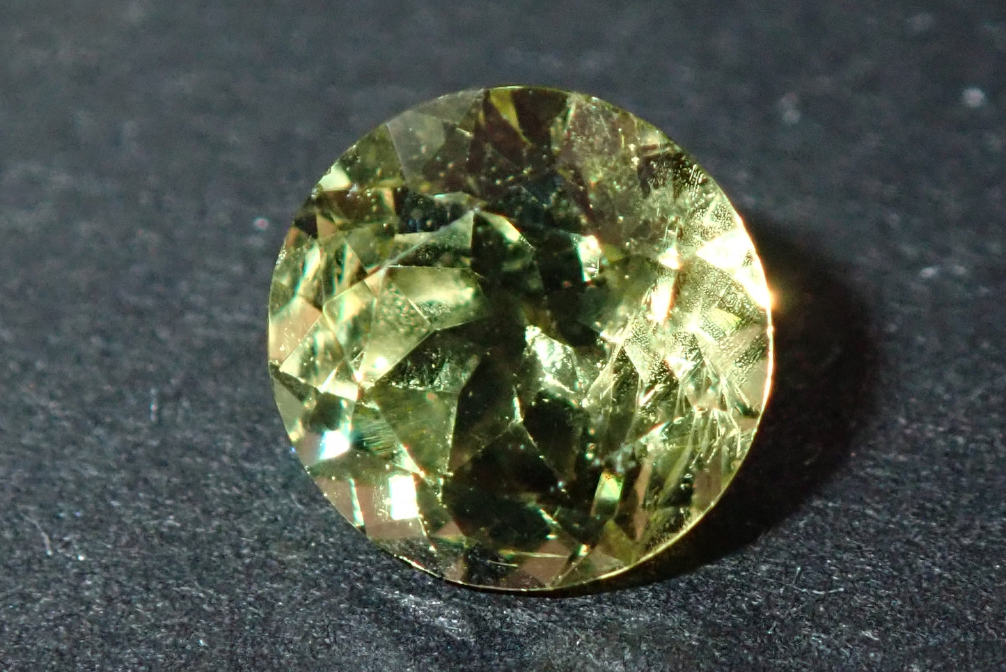 ガーネット　0.837ct