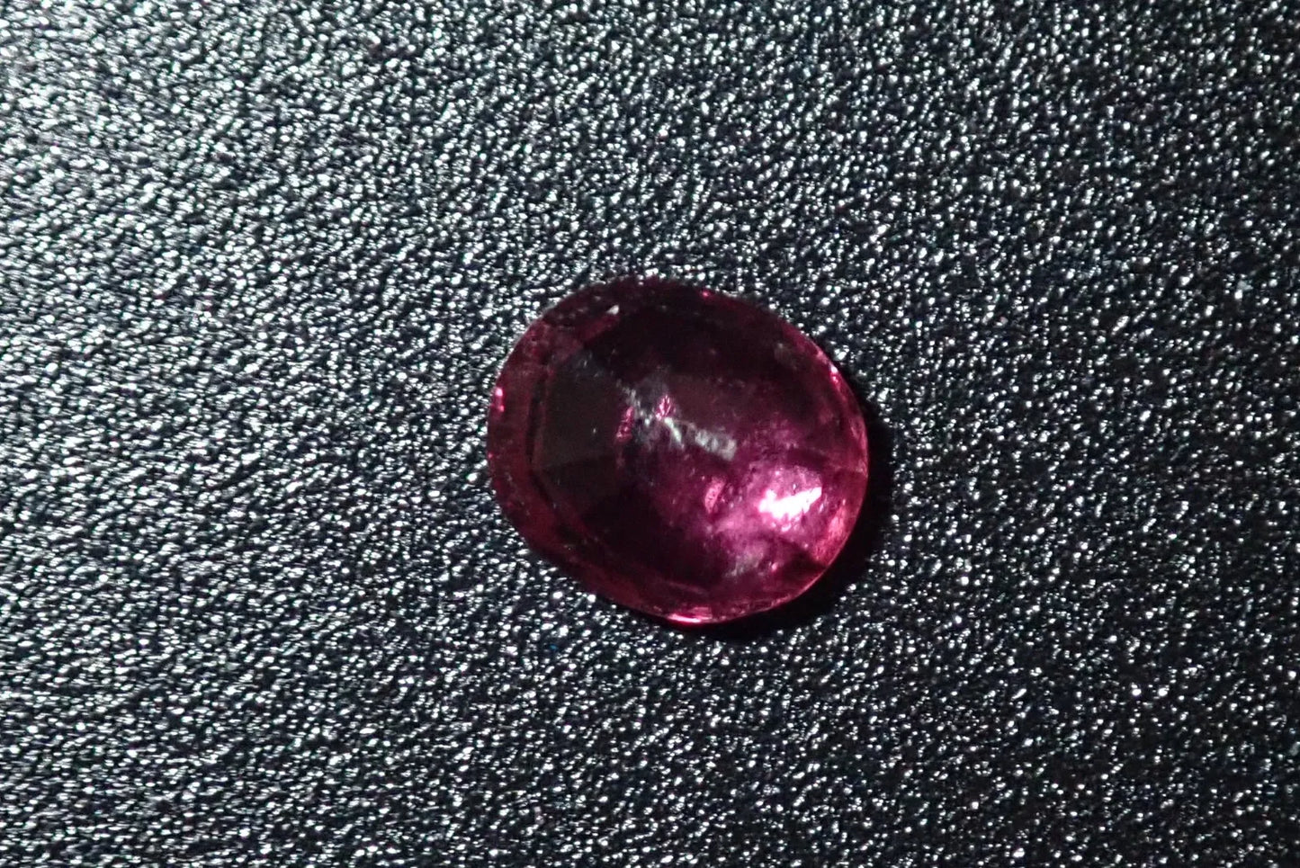 天然ルビー0.440ct 約4×5mm ソーティング付き！