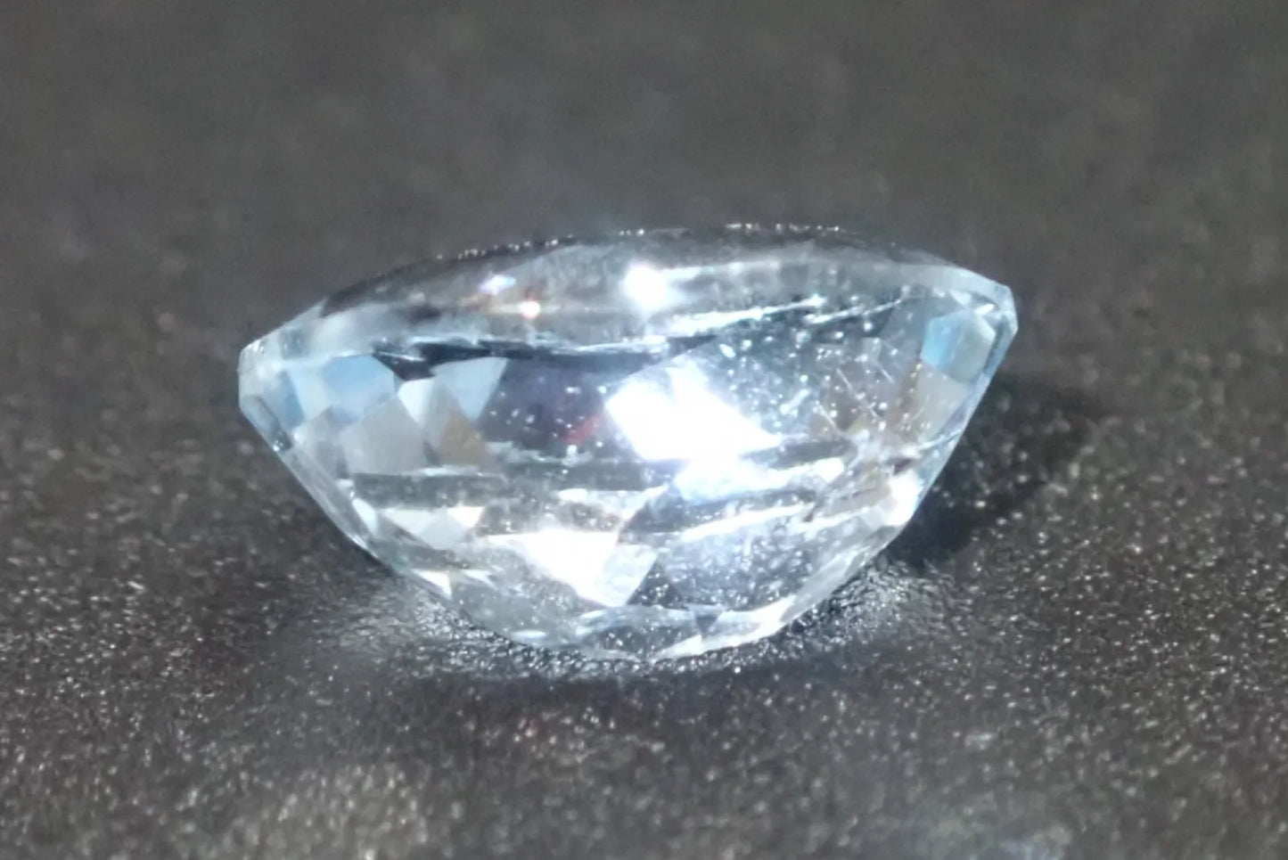 天然アクアマリン 1.180ct 約6×8mm ソーティング付き！