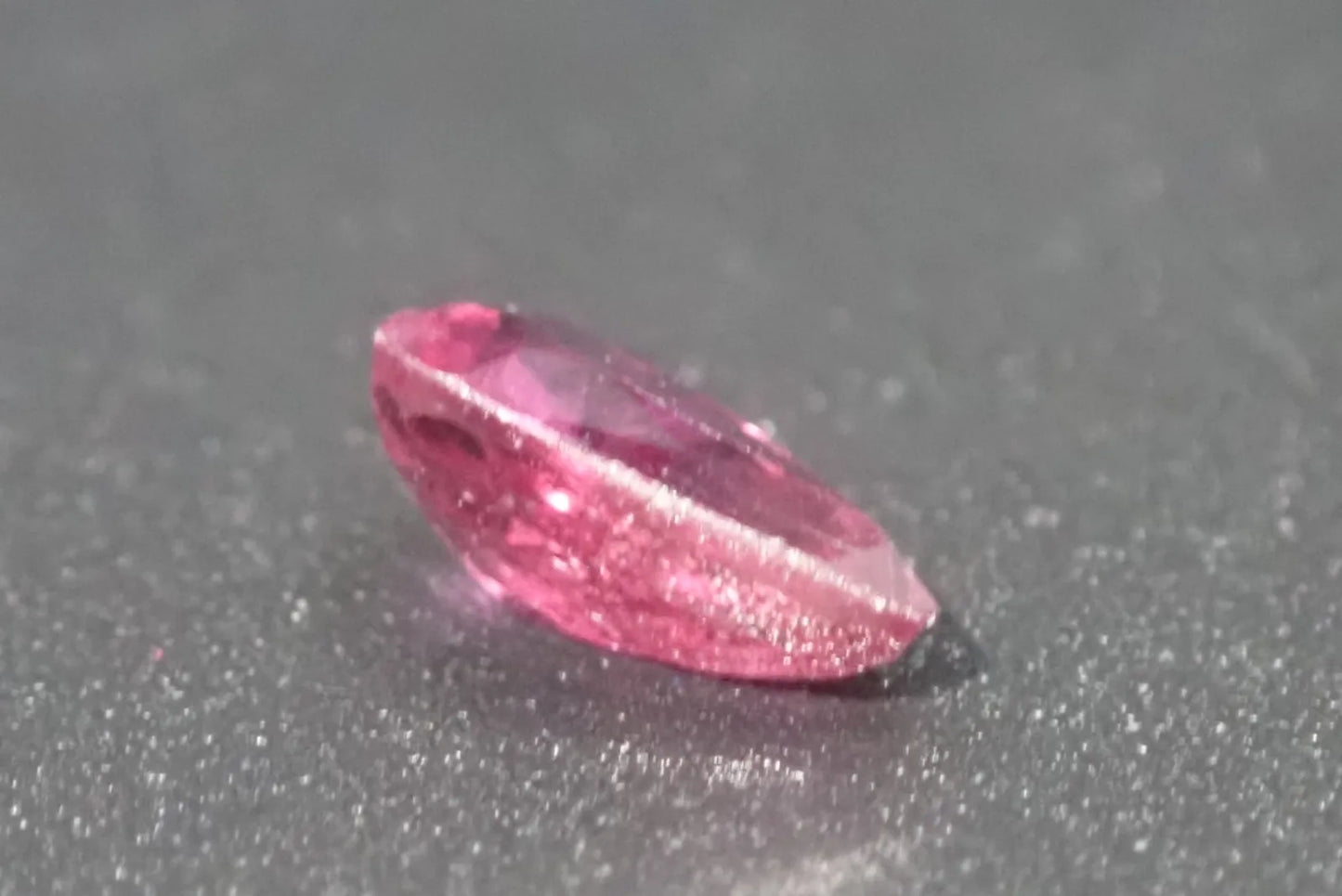 天然ルビー 0.554ct 約4×7mm ソーティング付き！