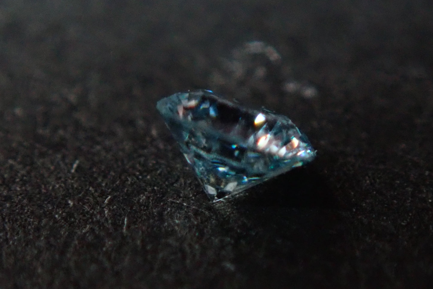 ブルーダイヤモンド 0.041ct