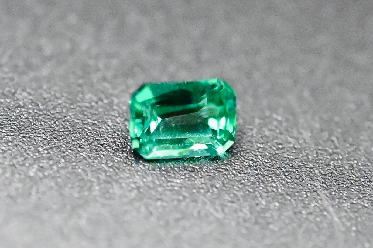 【CGL鑑別書付き】コロンビア産エメラルド0.346ct