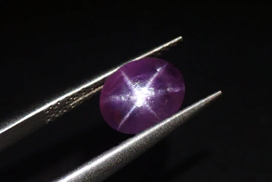 紫色星光蓝宝石 2.300 克拉