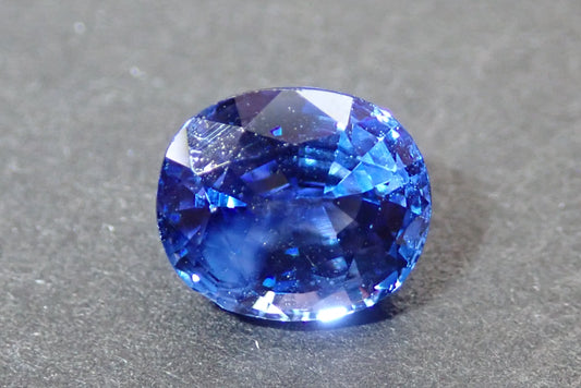 蓝色蓝宝石 1.584 克拉
