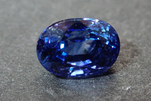 蓝色蓝宝石 0.651 克拉