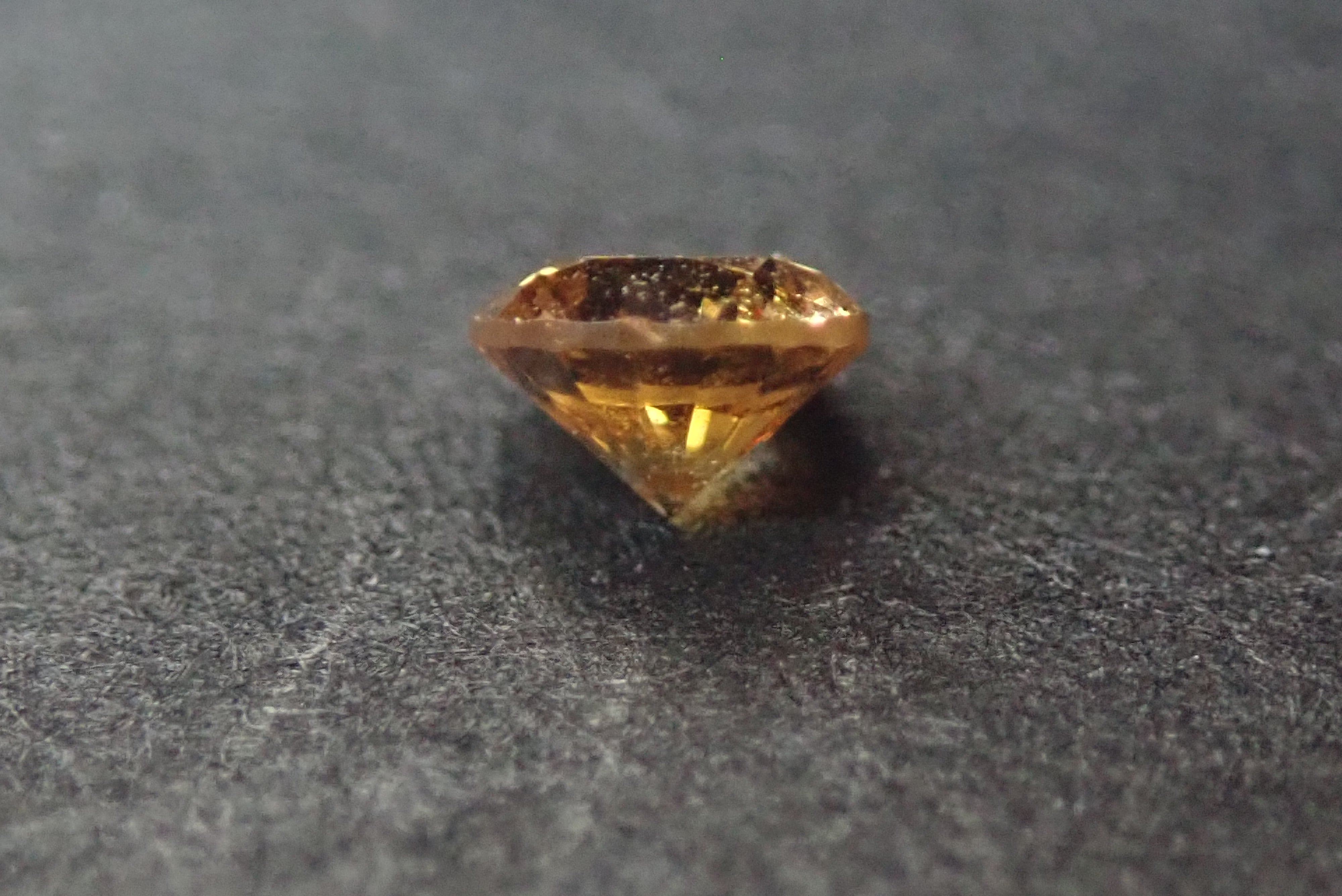 天然イエローダイヤモンド 0.057ct – Shis Color