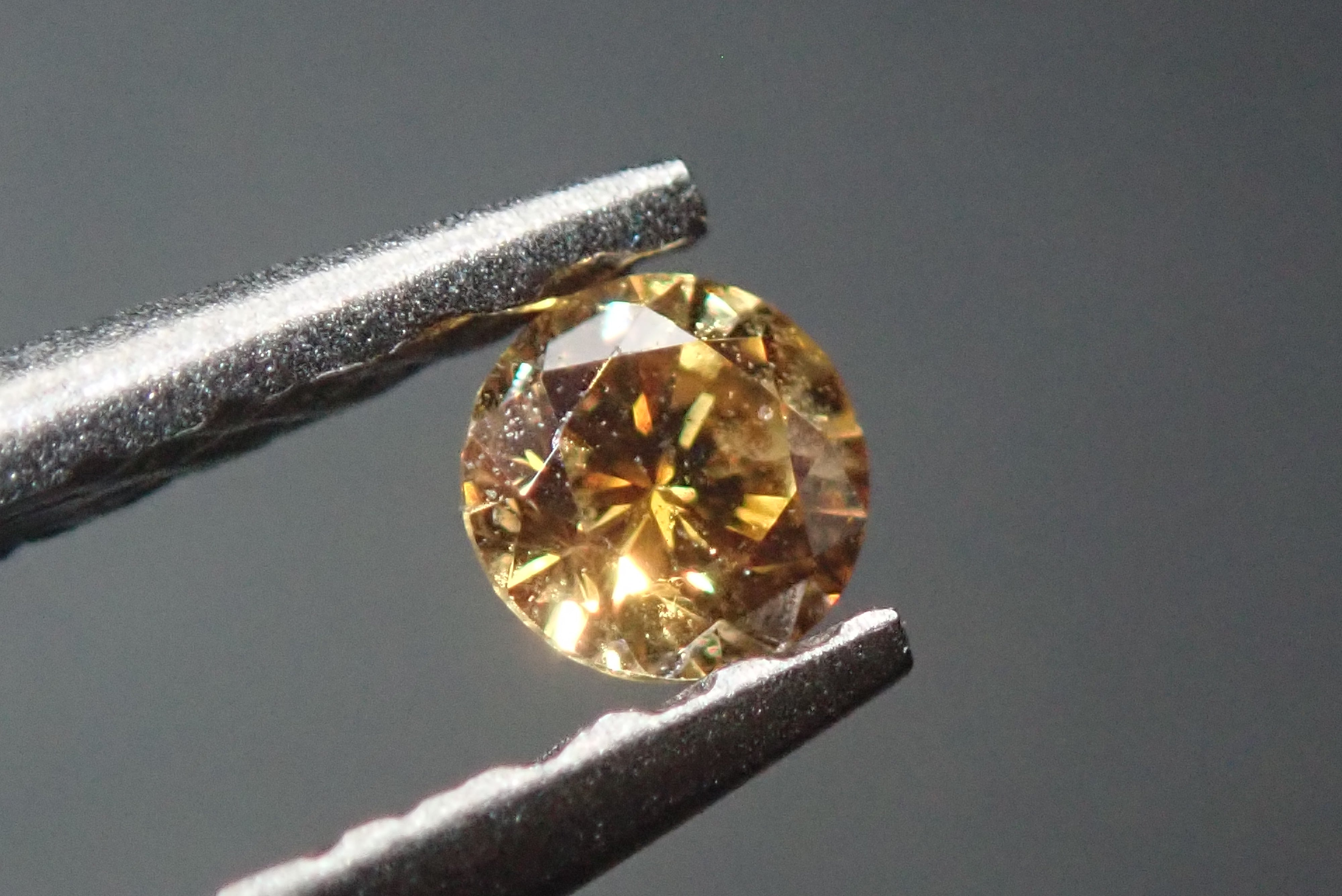 天然イエローダイヤモンド 0.057ct – Shis Color