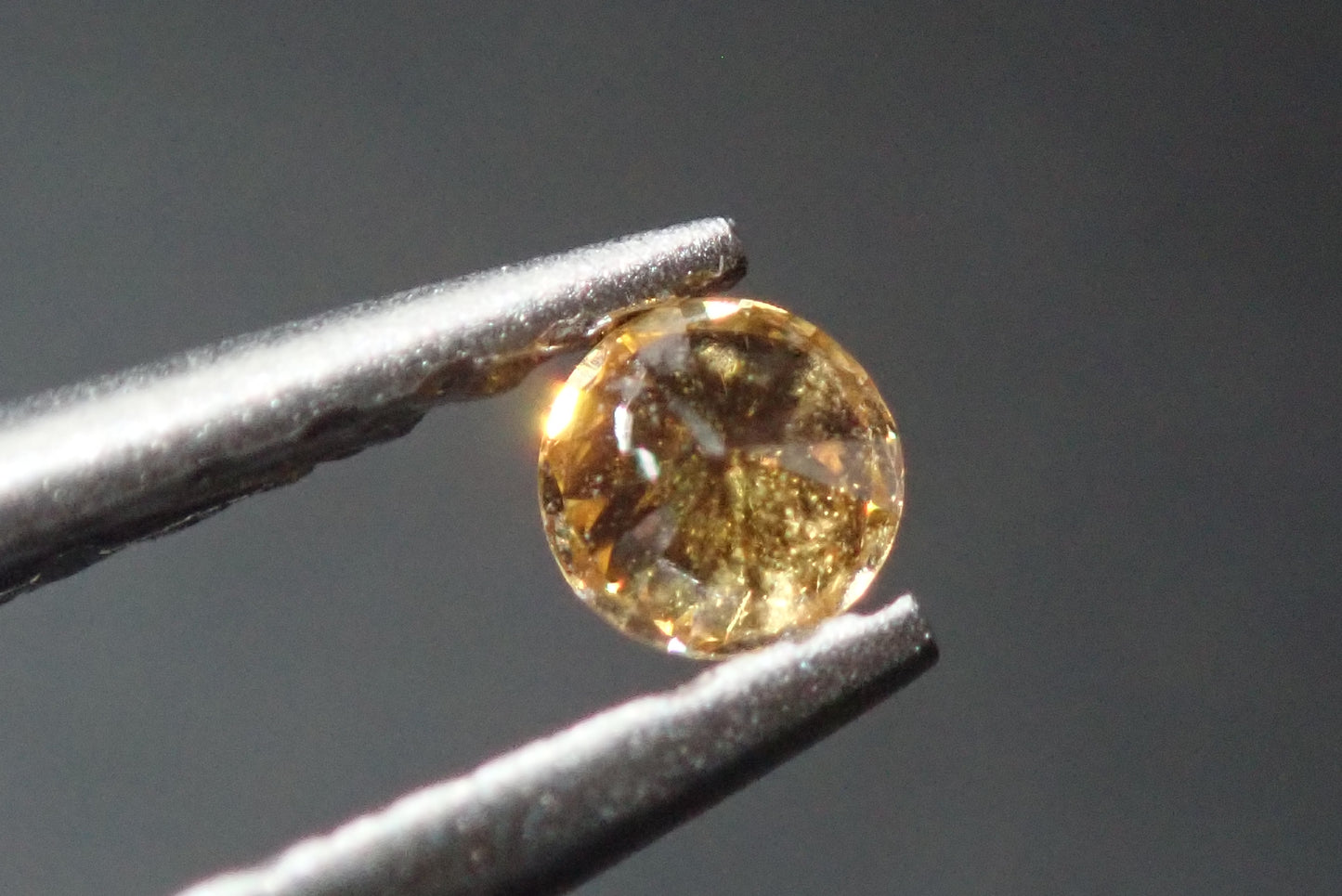 Natural yellow diamond 0.057ct