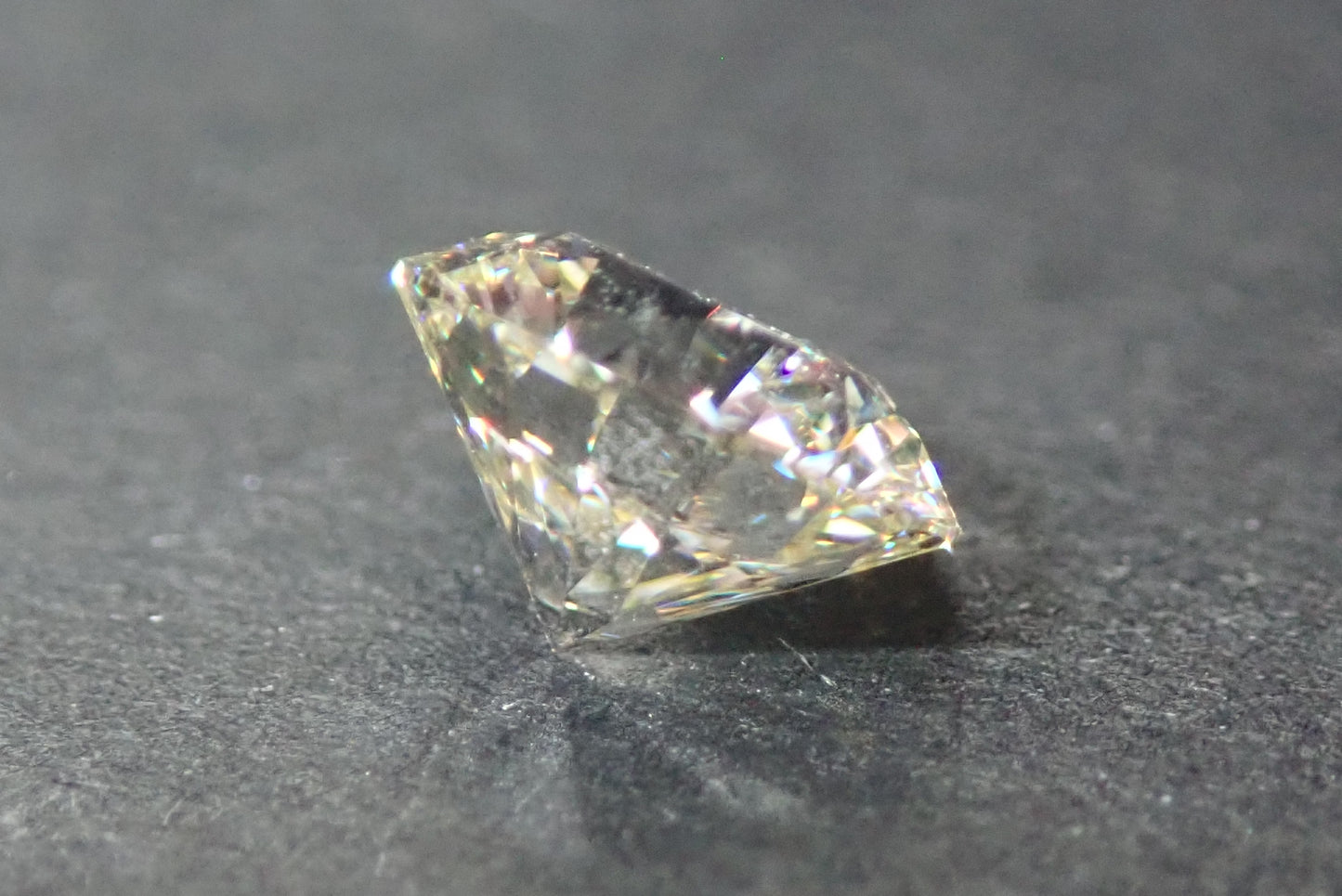 天然イエローダイヤモンド　0.328ct