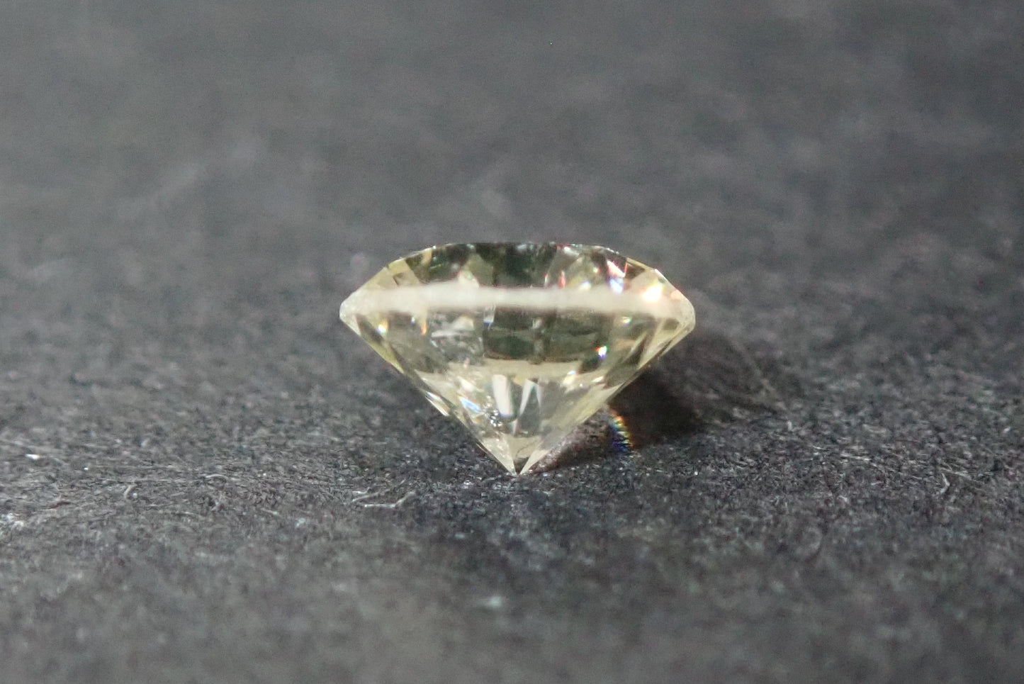 Natural yellow diamond 0.094ct