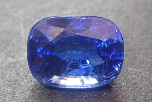 蓝晶石 1.897 克拉