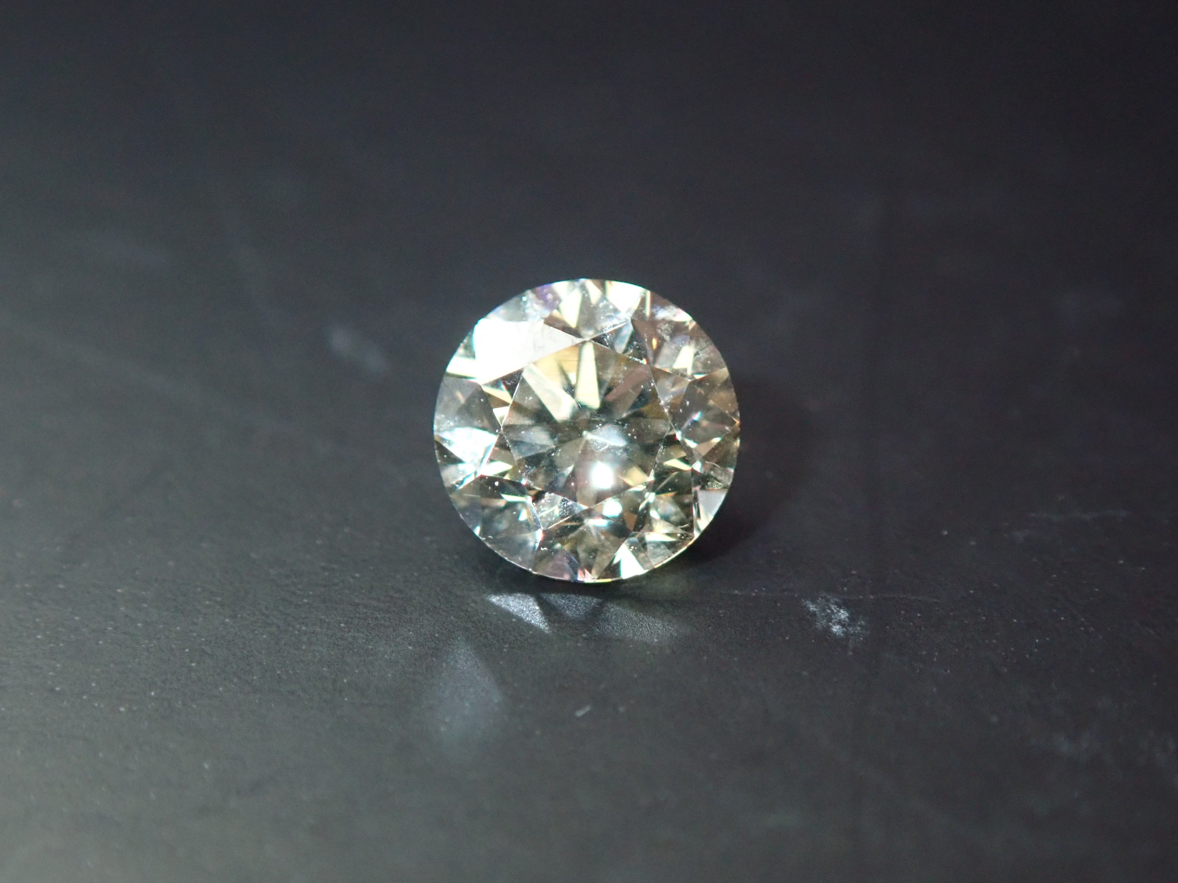 トップに03の刻印あります蛍光天然シャンパンブラウンダイヤモンド 0.3ct Pt999