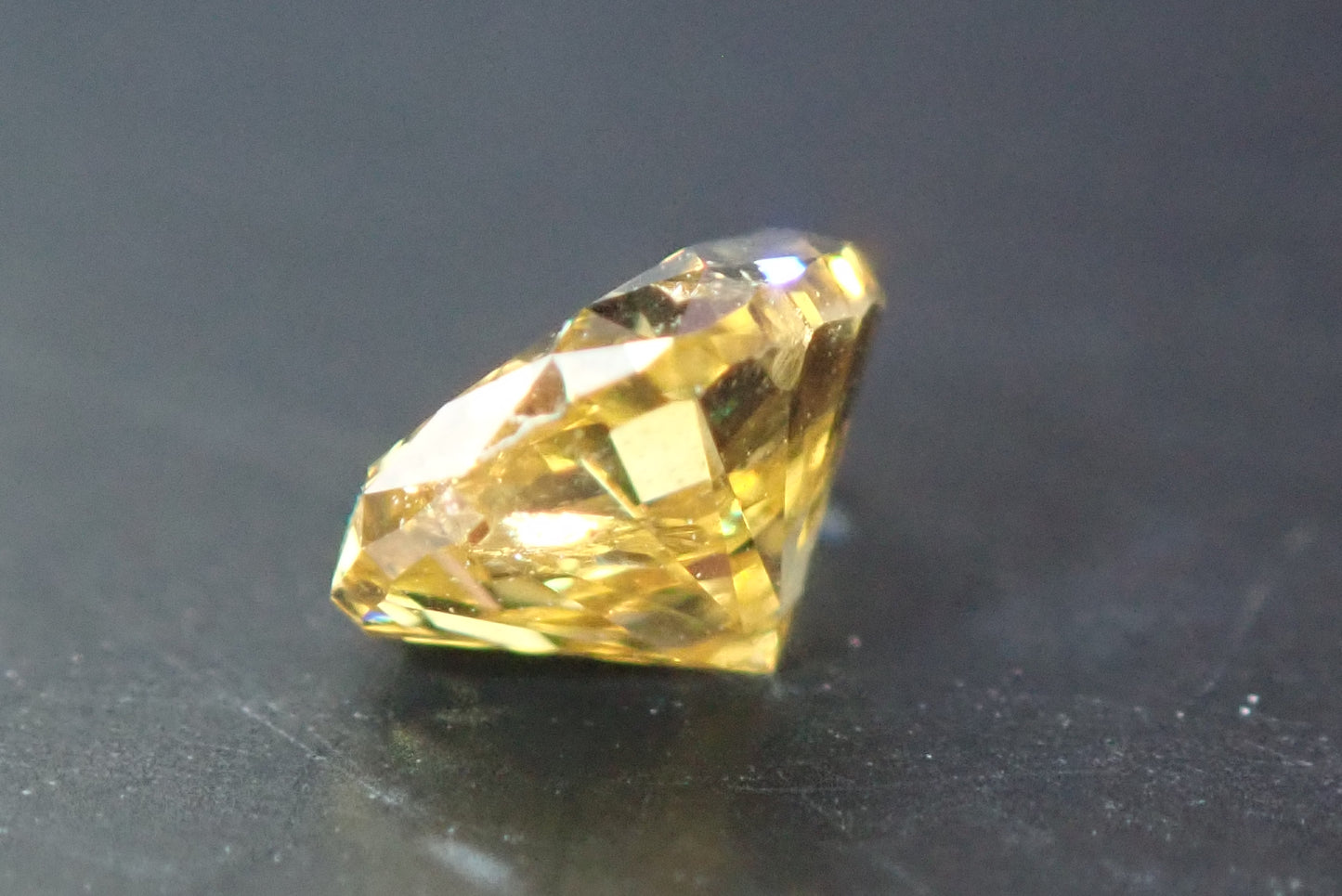 天然ファンシーディープイエローダイヤモンド　0.296ct