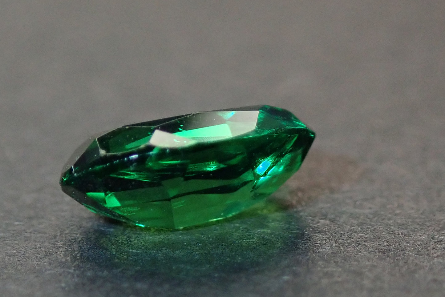 Green Grossular Garnet (Tsavorite) 0.823ct