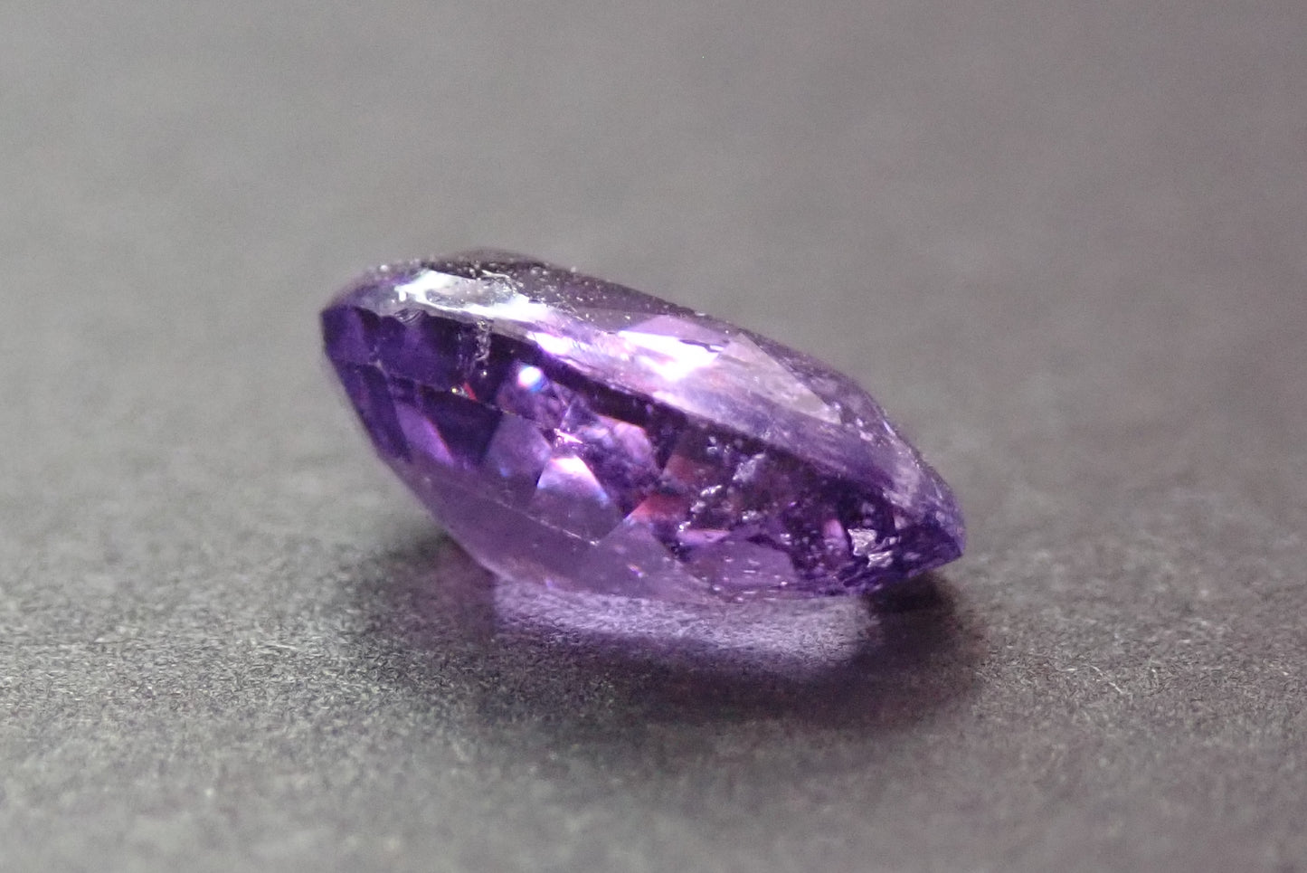 紫色蓝宝石 1.366 克拉